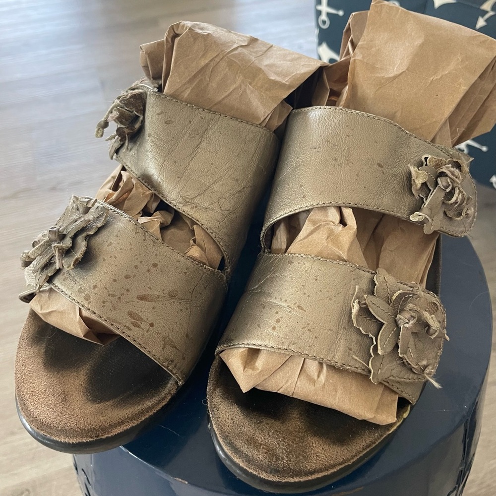 Dansko Tan/Gold Tone Slide Sandals with Floral Pattern